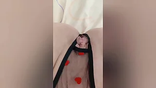 I desecration my pussy to orgasm right away I got home unfamiliar academy